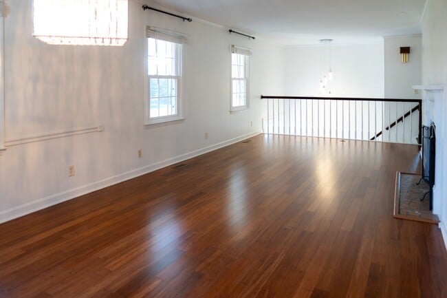 Building Photo - Beautiful 5 Bedroom Home in North Durham