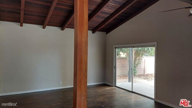 Foto del edificio - 3 br, 2 bath House - 20431 Bassett St