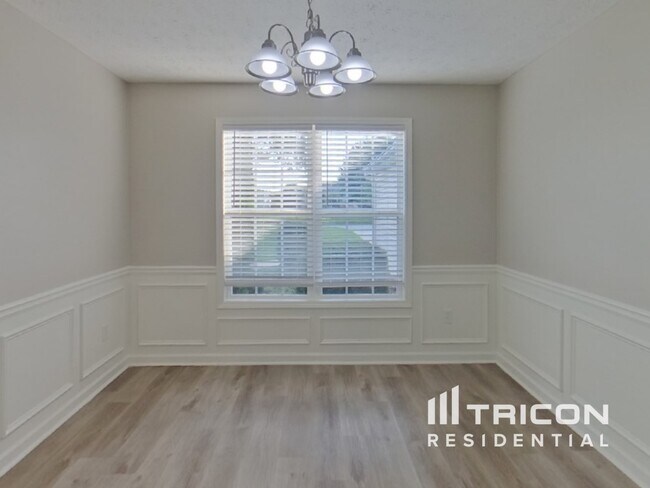 Foto del edificio - 714 Manor Ridge Dr