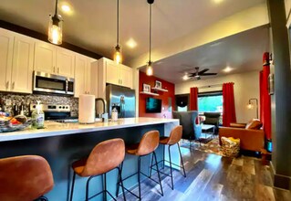 Building Photo - 762 Moreland Ave SE Building Photo - 762 Moreland Ave SE