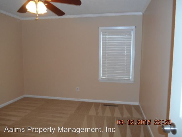 Building Photo - 5136 Meadowbrook Dr