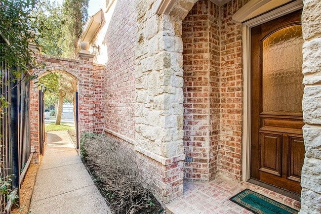 Building Photo - 5143 Miller Ave