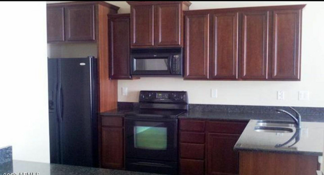 Foto del edificio - 2316 E Wayland Dr