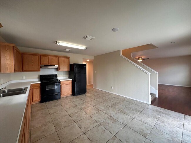 Building Photo - 19 Briarwood Dr