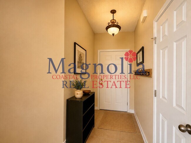 Foto del edificio - 3-bedroom, 2-bathroom - Live Oak Subdivision in Richmond Hill