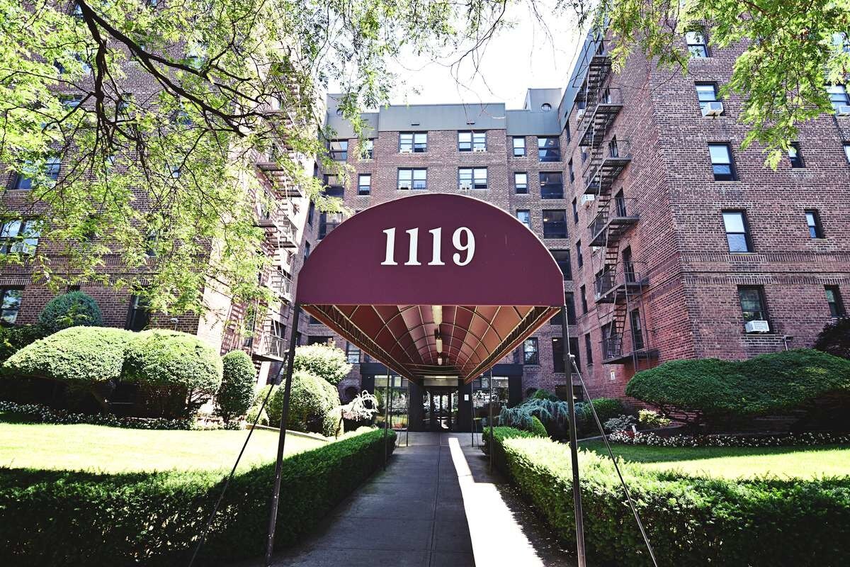 Primary Photo - 1119 Ocean Pkwy