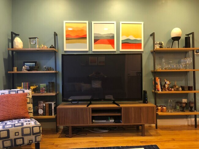 Foto del edificio - 739 Newton Pl NW