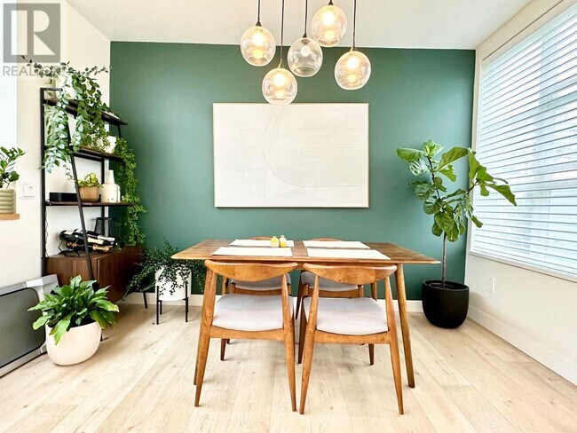 Photo du bâtiment - 655-655 W 7th Ave