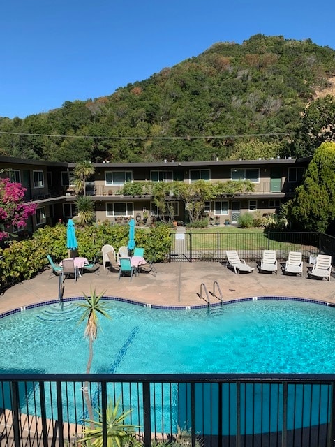 Building Photo - 2555 Sir Francis Drake Blvd