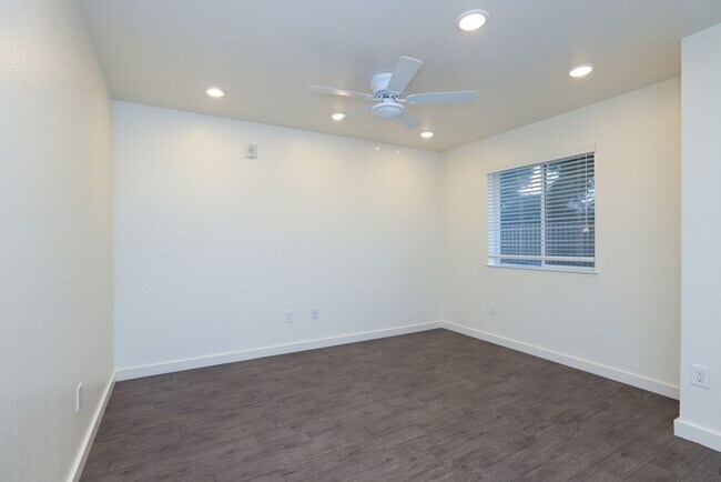 Foto del edificio - 21155 Gosling Rd