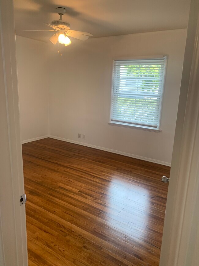 Building Photo - 8752 Guthrie Ave