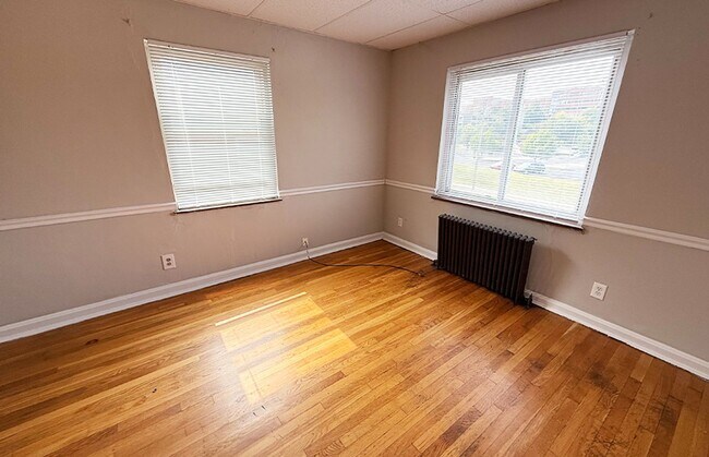 Foto del edificio - 956 Ludlow Ave