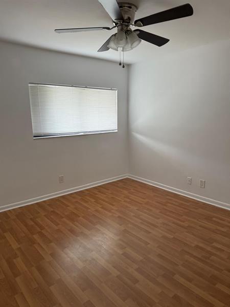 Foto del edificio - 12400 Westhampton Cir