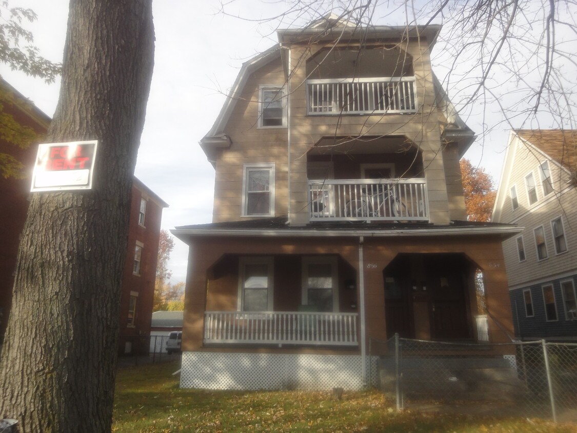 Primary Photo - 854 Capitol Ave