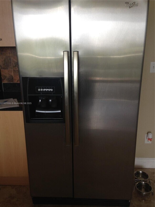 Foto del edificio - 1350 NW 8th Ct