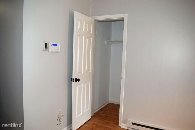 Foto del edificio - 121 Willow Springs