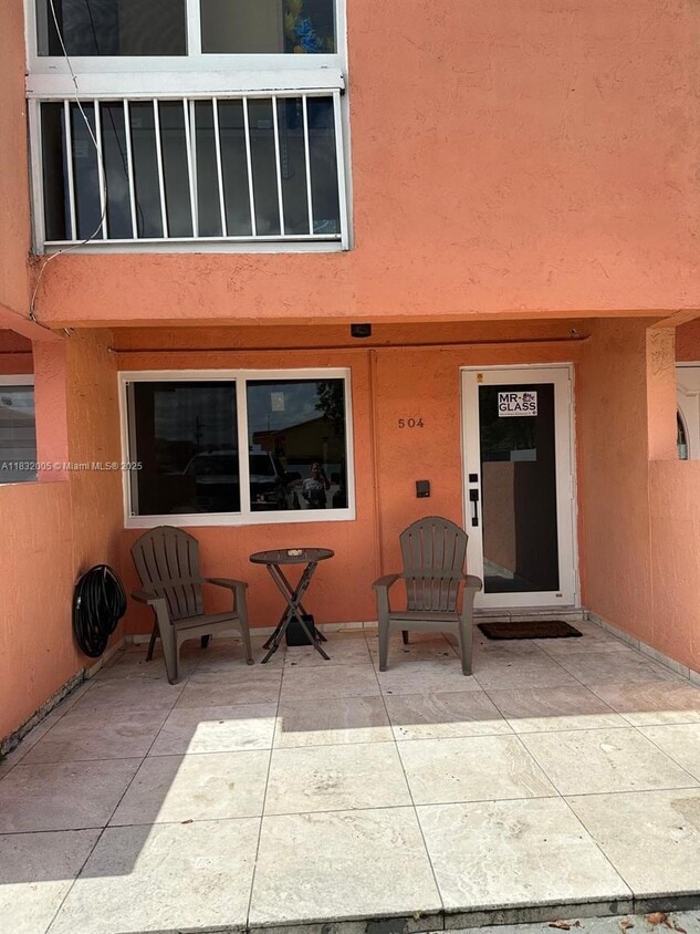 Primary Photo - 11360 SW 1st St