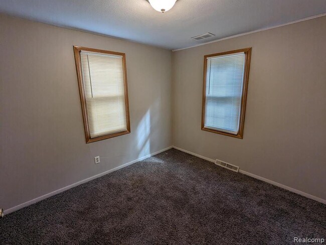 Foto del edificio - 2270 Maplecrest Dr