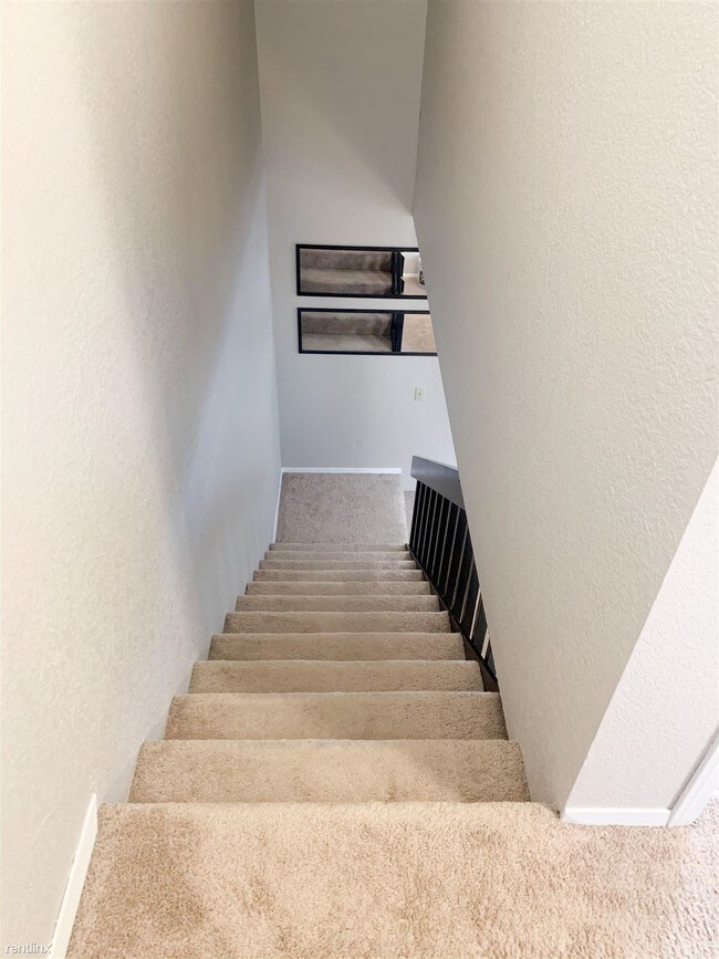 Building Photo - 2 br, 1.5 bath 4plex - 3025 Cambay Court 1