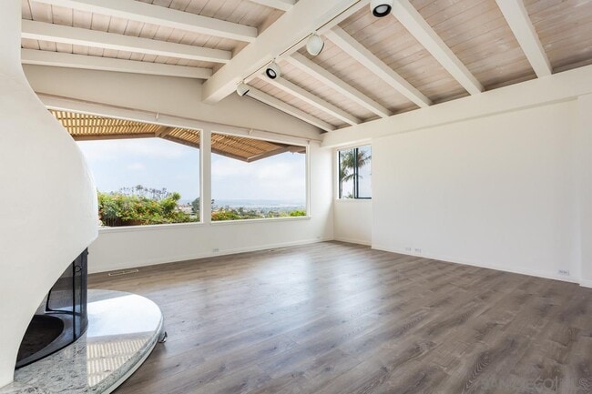Building Photo - 1145 La Jolla Rancho Rd