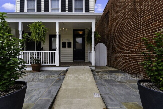 Foto del edificio - 1506 B Mt Vernon Ave