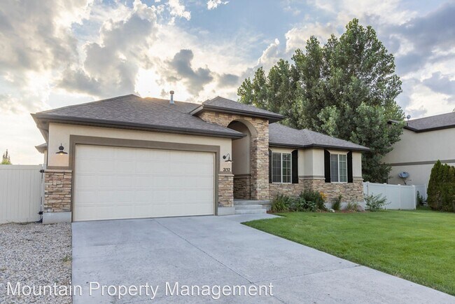 Foto del edificio - 5 br, 3 bath House - 2152 S. 500 E.