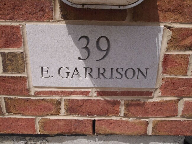 Foto del edificio - 39 E Garrison St