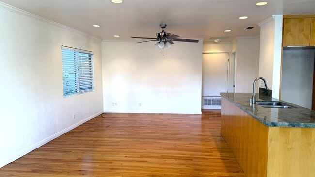 Building Photo - 257 Claremont Ave