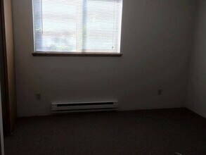 Building Photo - 8401 Henning Dr
