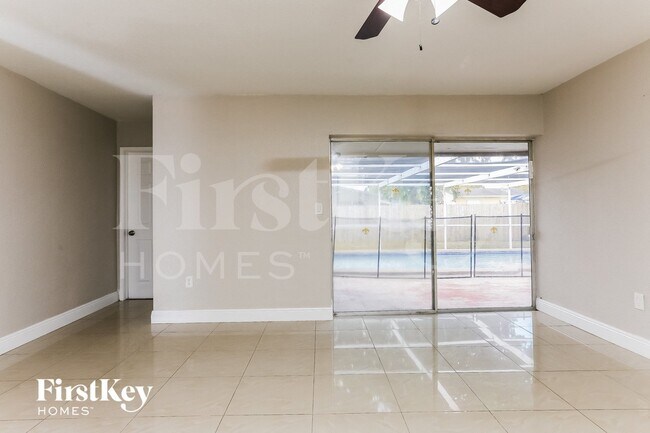 Foto del edificio - 7560 Venetian St