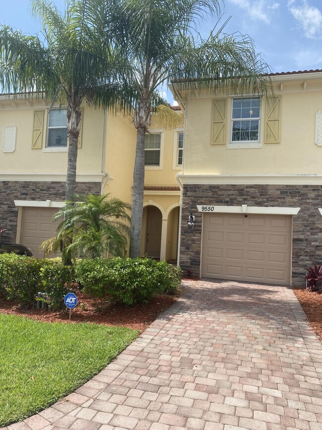 Building Photo - 9550 SW Purple Martin Way