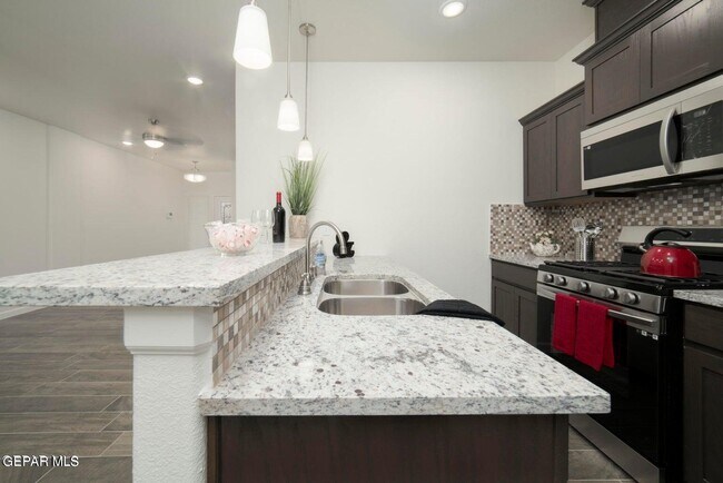 Foto del edificio - 1060 Hoppas St