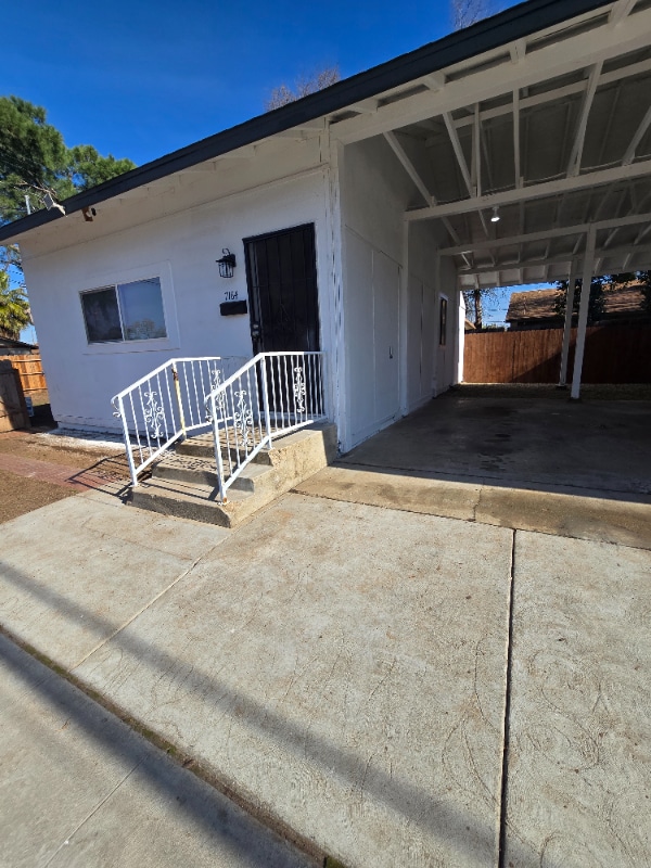 Building Photo - 7164 N Maroa Ave