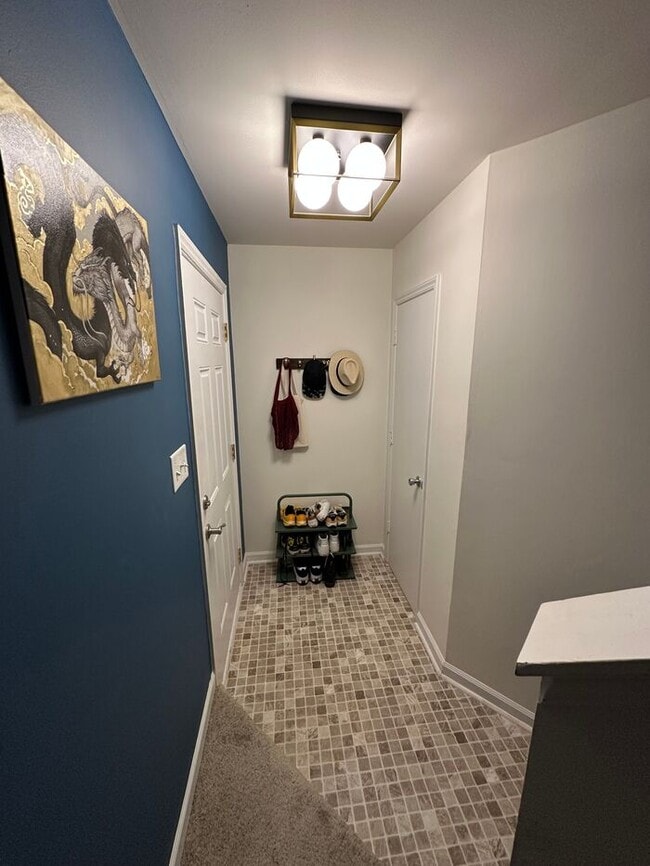 Building Photo - Charming 2-Bedroom Loft-Style Condo in a P...