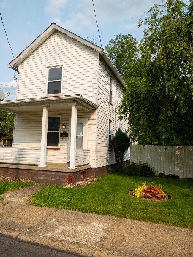 Foto del edificio - 737 Grove Ave