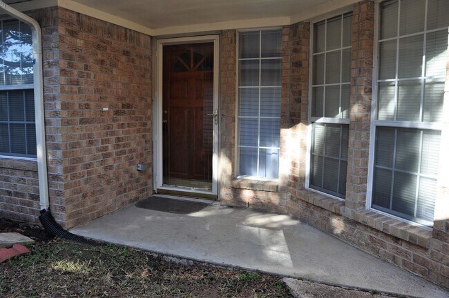 Foto del edificio - Spacious One Story in Highland Meadow