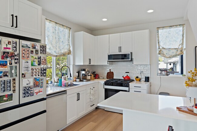Foto del edificio - 718 NW 60th St