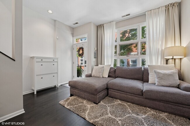 Foto del edificio - 855 W Erie St