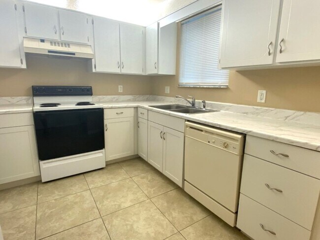 Foto del edificio - Adorable 3 Bedroom Port Orange Townhome!