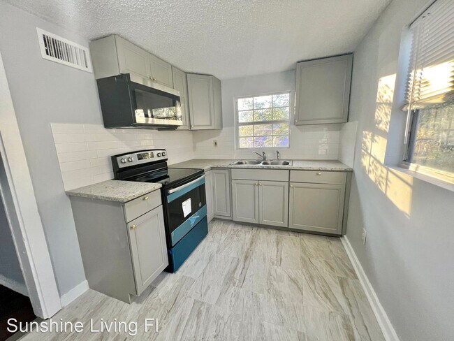 Building Photo - 3 br, 2 bath House - 5637 Dunmire Ave