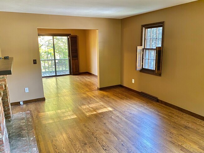 Foto del edificio - 1031 Howe Ave