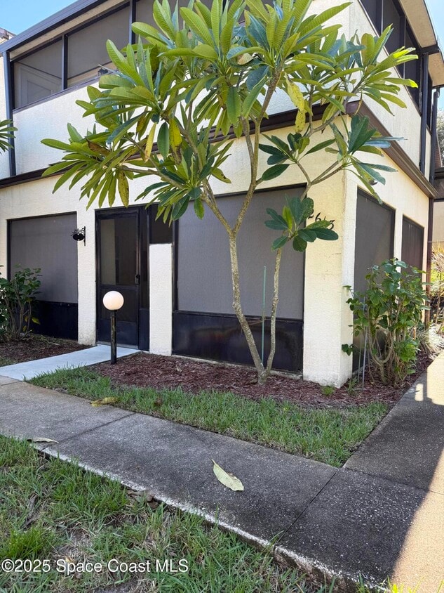 Foto principal - 2613 S Park Ave