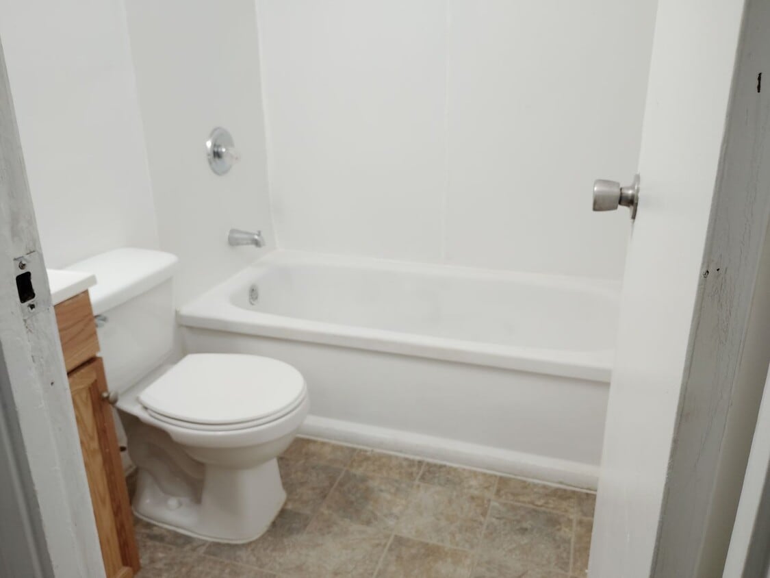 Foto del edificio - New Listing! 4-5 Bedroom house for rent in Cahokia!