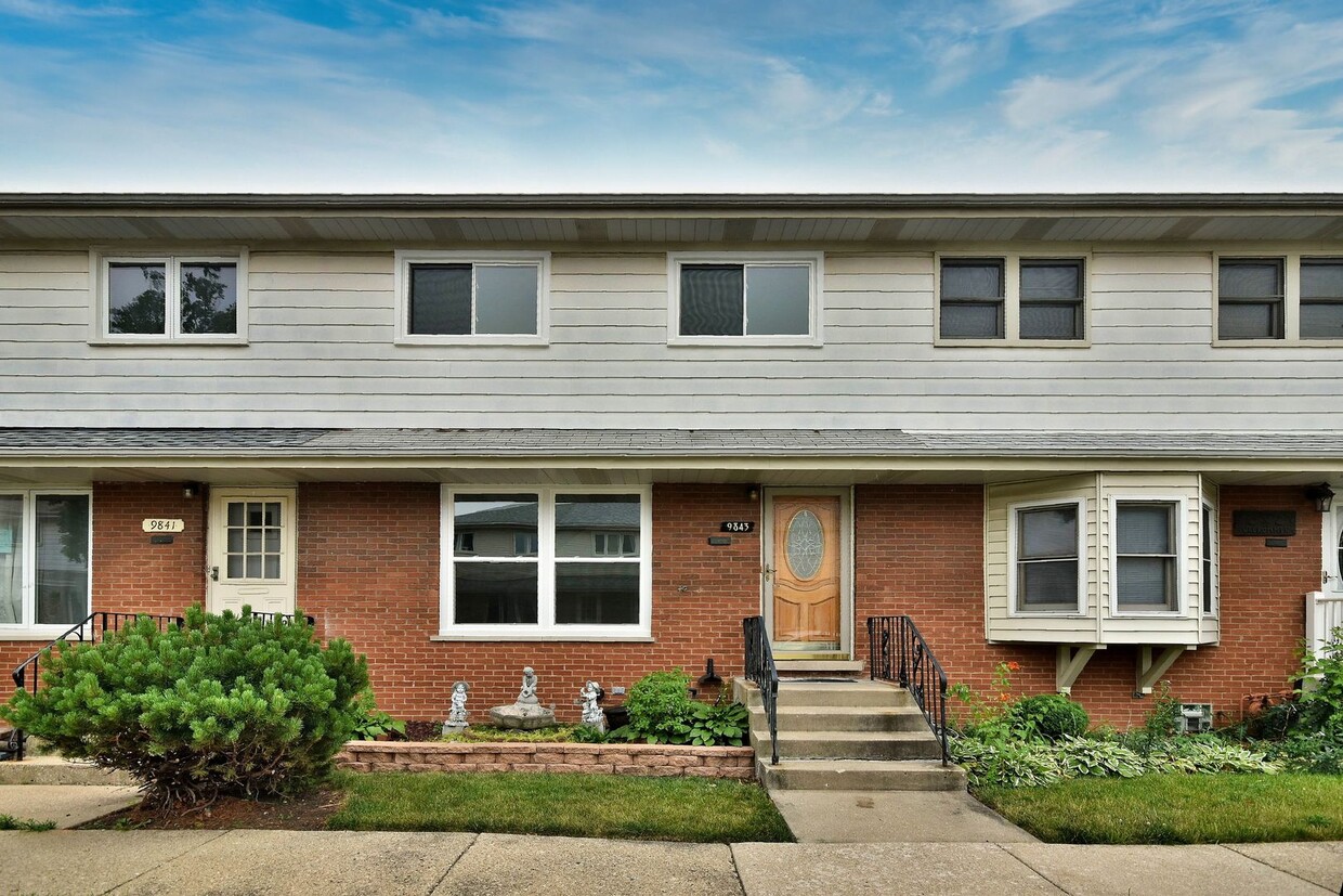 Primary Photo - 9843 Garden Ct