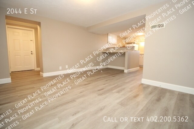 Foto del edificio - 2044 E St-
