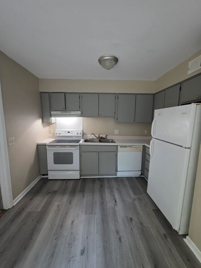 Foto del edificio - 1769 Tall Pines Cir