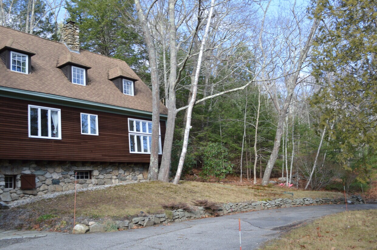 Primary Photo - 58 S Freeport Rd