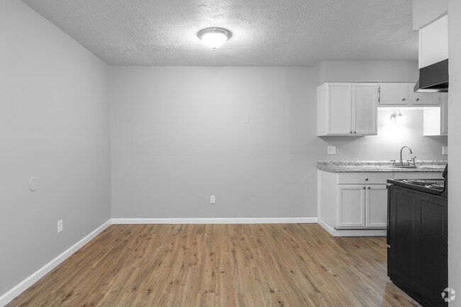 2BR, 1BA - 925SF Dining Room - 6500 & 6506 Hackel Dr