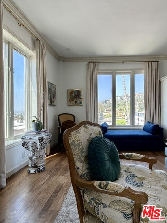 Foto del edificio - 1424 N Crescent Heights Blvd