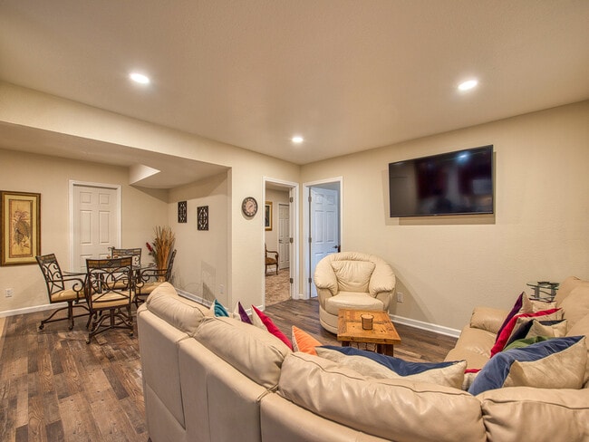 Photo - 7 Higel Ln House